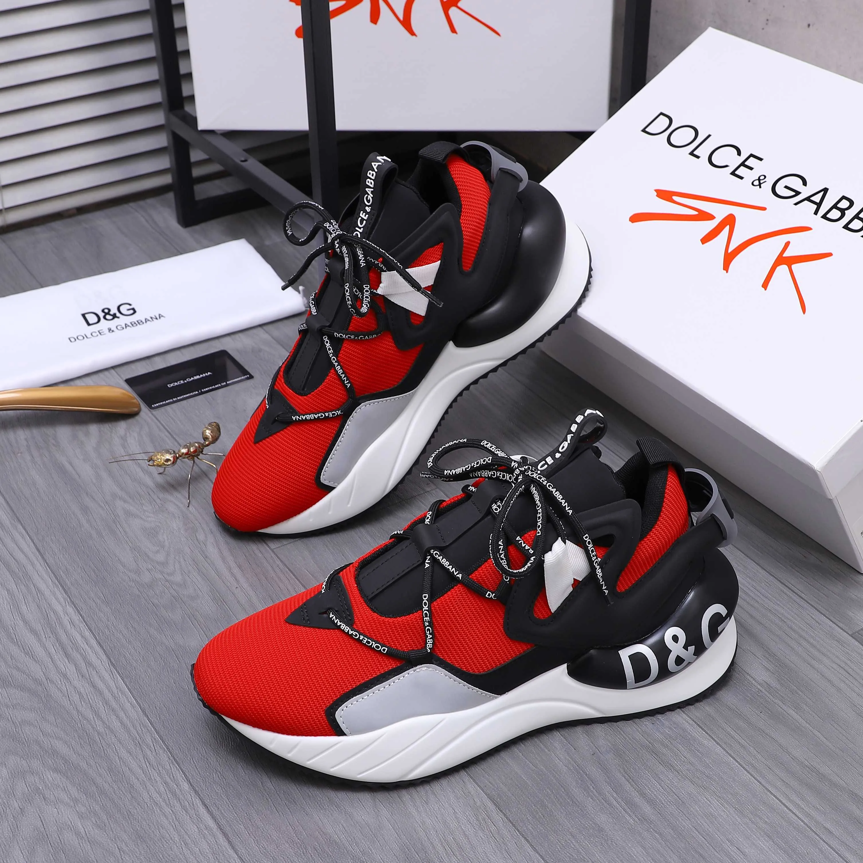 Men's shoes 💰540 Product trademark: DG (Dolce & Gabbana) couple's casual shoes Regular size: 36-46 Product materials: Selected fly woven breathable upper, mesh lining, cowhide insole, original outsole